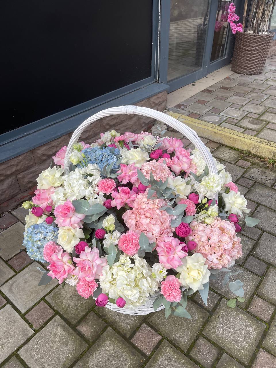 Цветочная корзина №3 в Красной Поляне