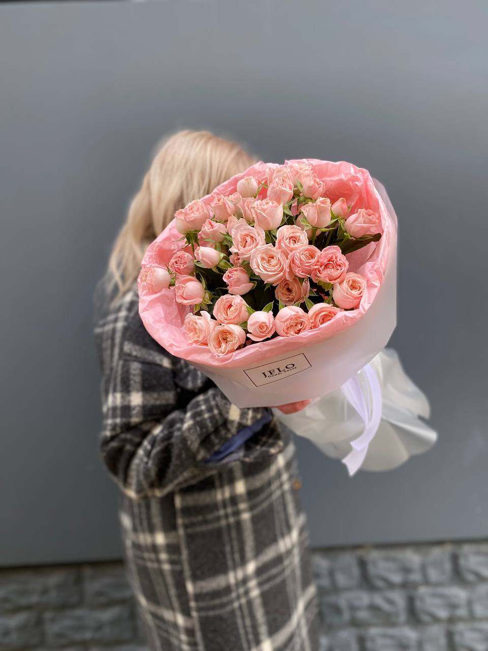 11 роз бомбастик с доставкой в Красной Поляне