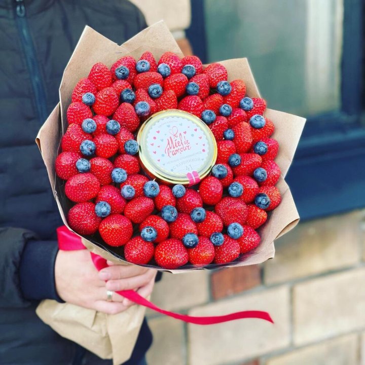 "Клубника и мёд" в Красной Поляне