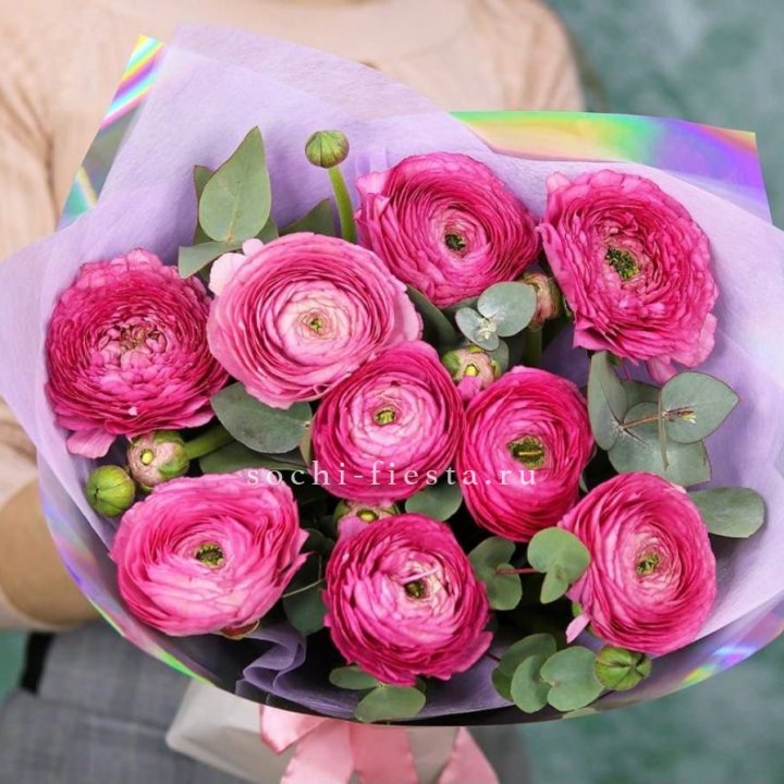 Ранункулюсы с эвкалиптом №2 в Красной Поляне