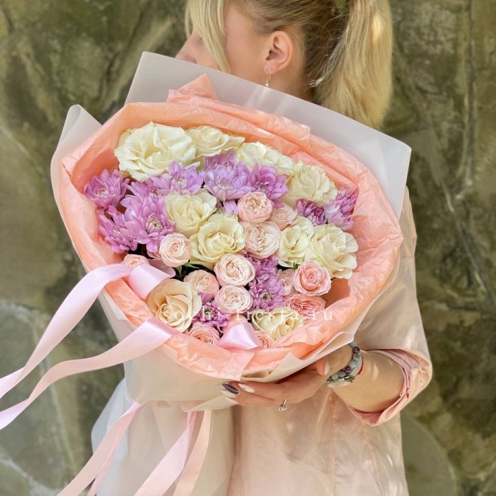 Авторский букет "Lucrecia" в Красной Поляне