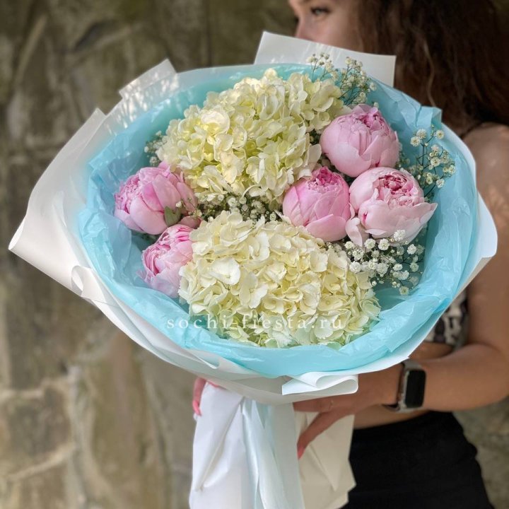 Букет с пионами "Blossom" в Красной Поляне