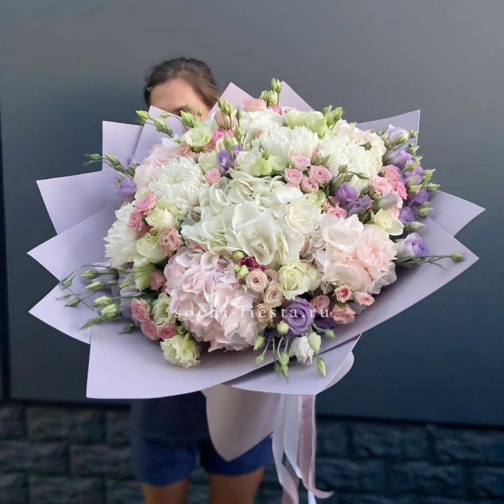 Макси-букет "Флоренция" в Красной Поляне