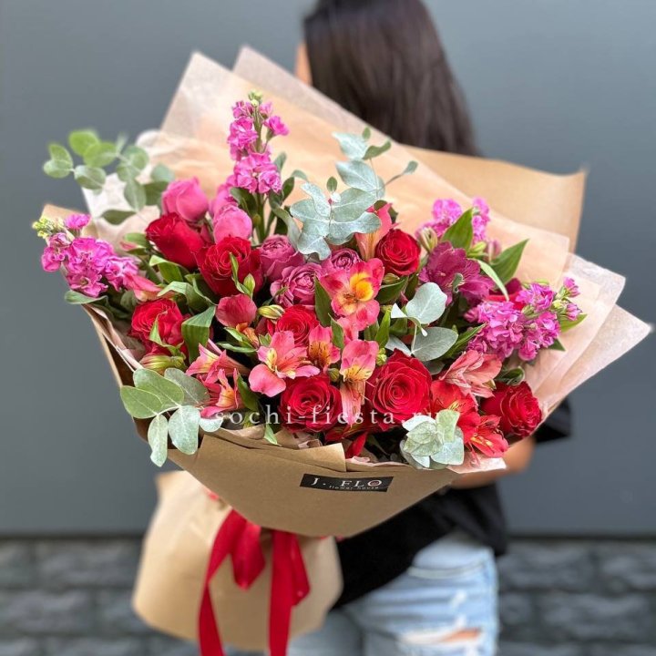 Дизайнерский букет №3 в Красной Поляне