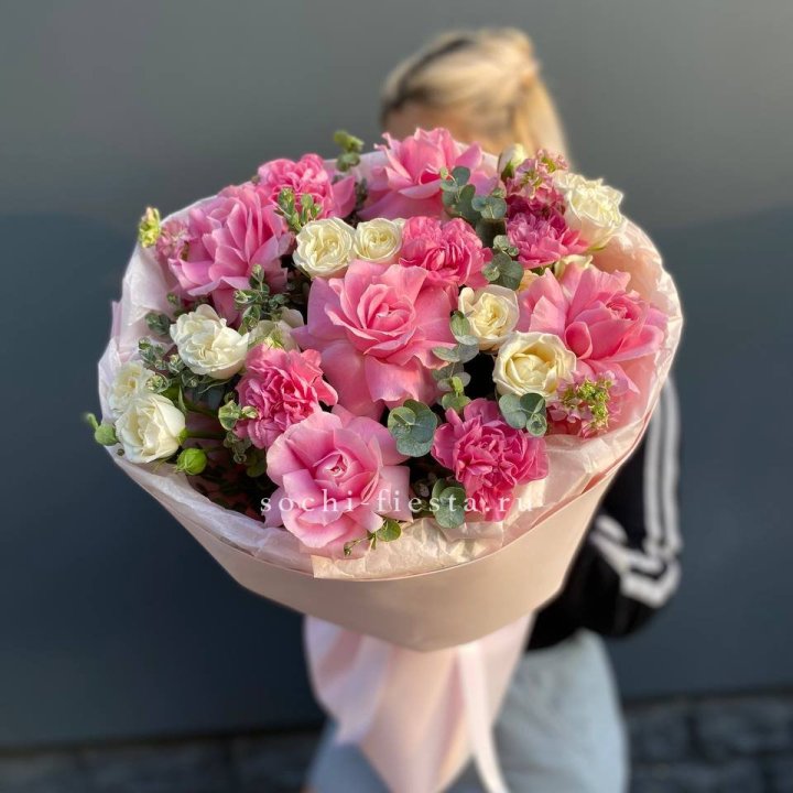  Букет  " Малина" с доставкой в Красной Поляне