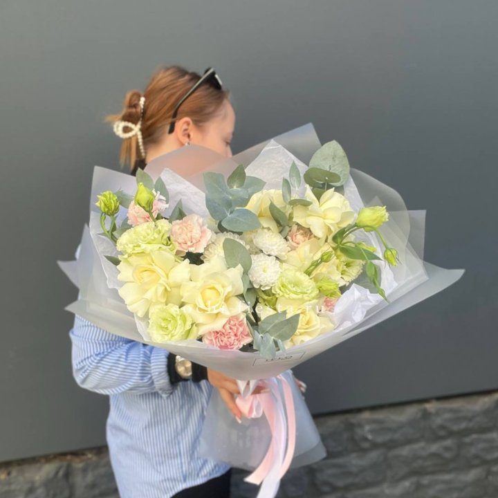  Букет  "Тонкая луна" в Красной Поляне