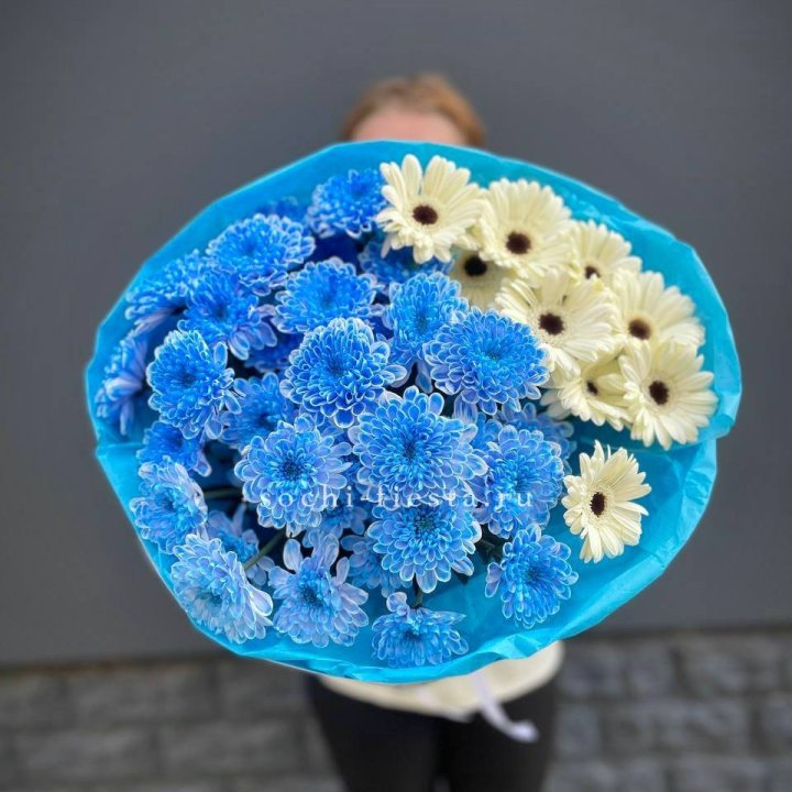 Букет хризантем и гербер с доставкой в Красной Поляне