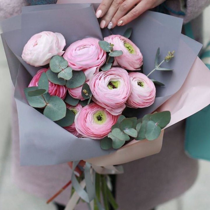 Ранункулюсы с эвкалиптом №1 в Красной Поляне