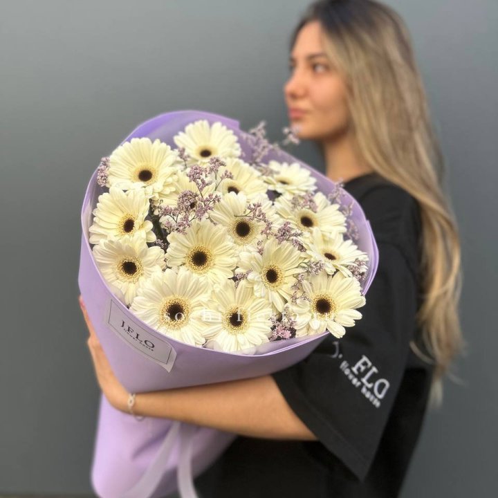 Букет голландских гербер "Лавандер" с доставкой в Красной Поляне