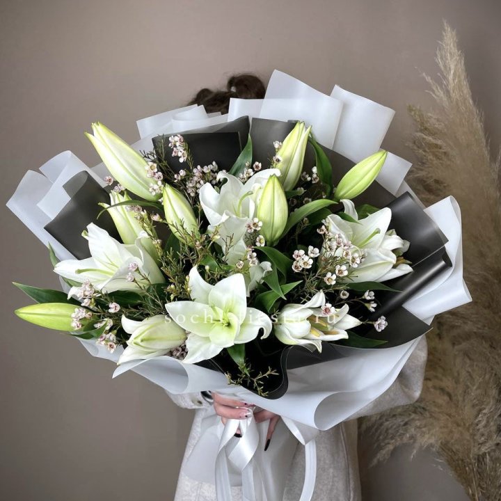 Букет лилий Снежная королева в Красной Поляне