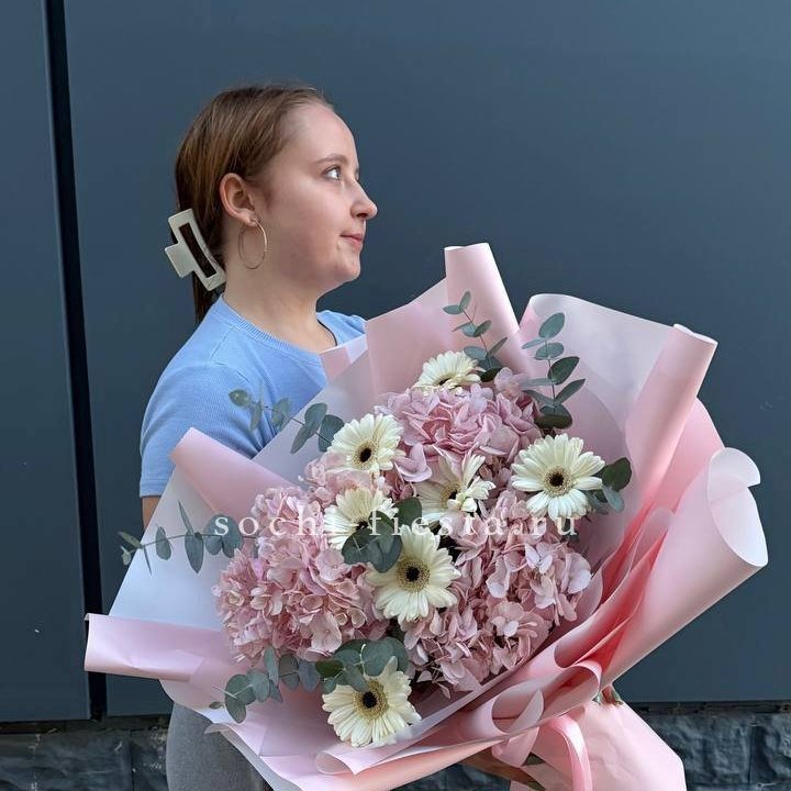 Букет "Знак любви" в Красной Поляне