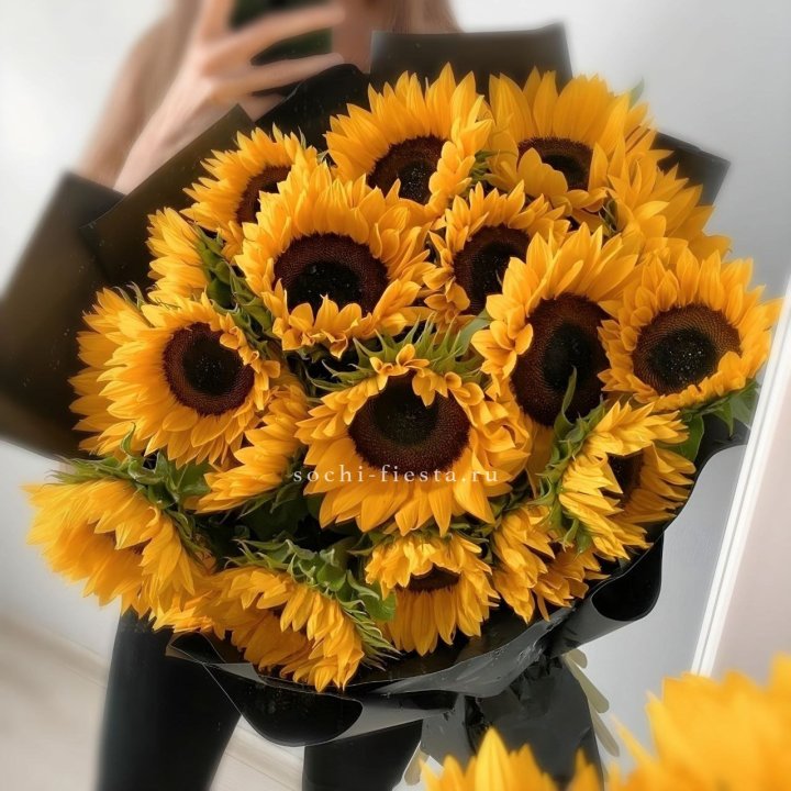 Букет подсолнухов "Гига" в Красной Поляне