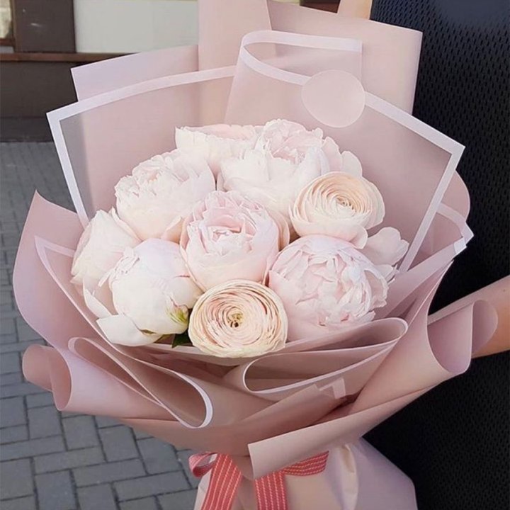 Пионы и ранункулюсы в Красной Поляне