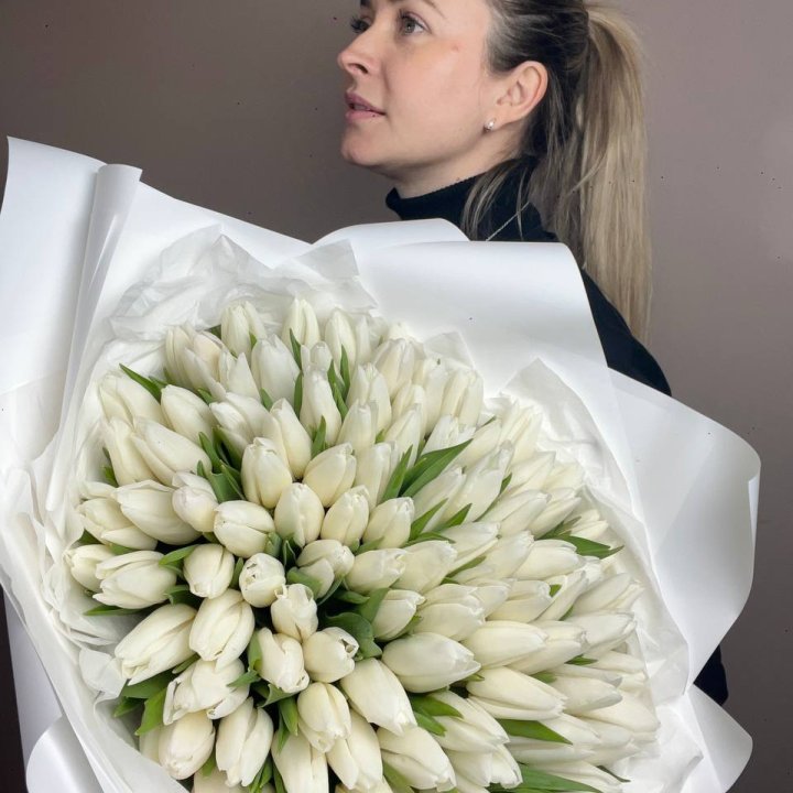 101 белый тюльпан №2 в Красной Поляне