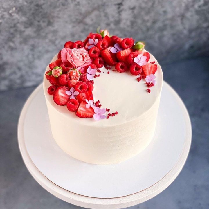 Торт "Малина" в Красной Поляне