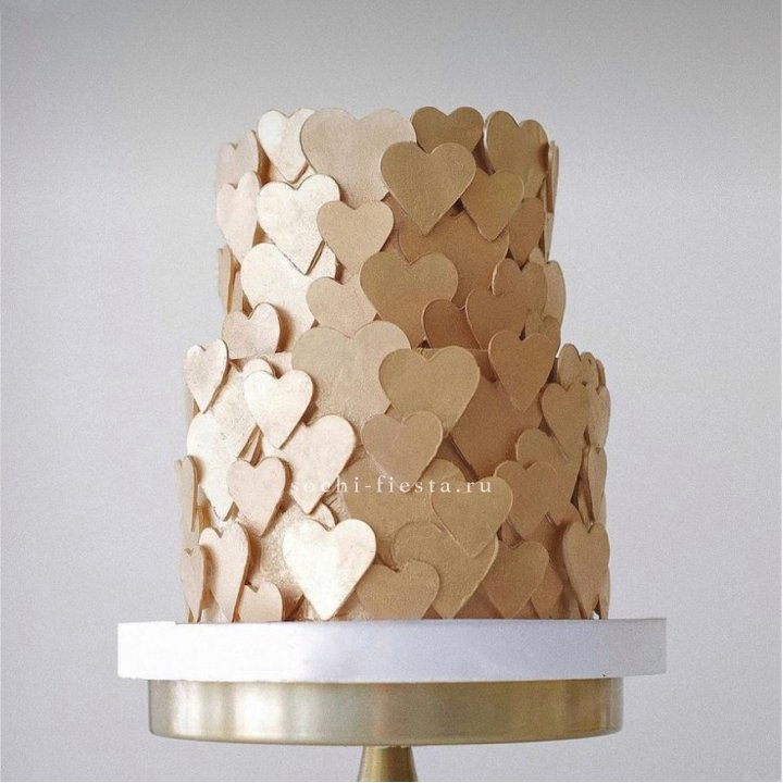 Торт "Hearts" gold в Красной Поляне