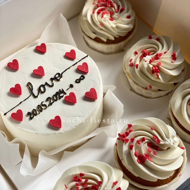 Капкейки и бенто-торт "Любимые" в Красной Поляне