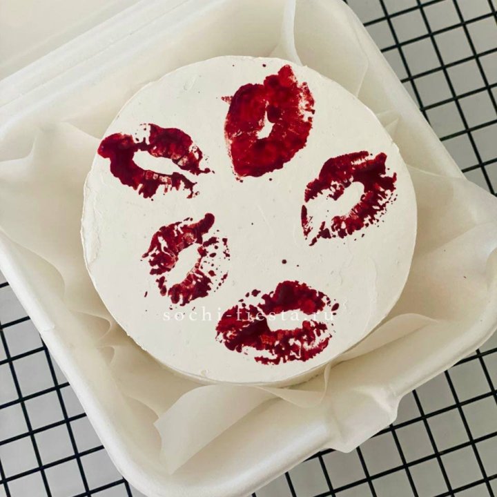 Бенто-торт "Поцелуй" в Красной Поляне