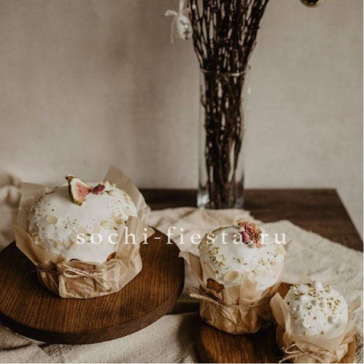 Кулич  с изюмом в Красной Поляне