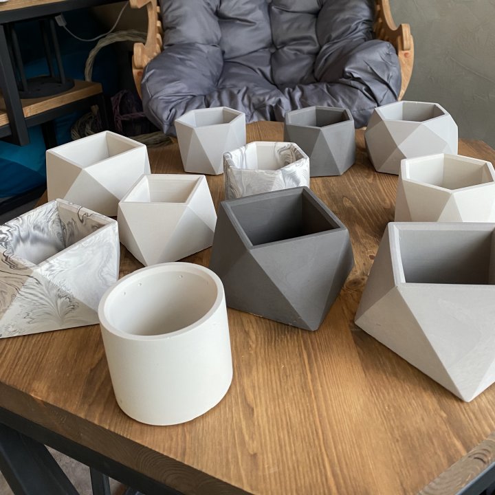 Дизайнерское кашпо в Красной Поляне