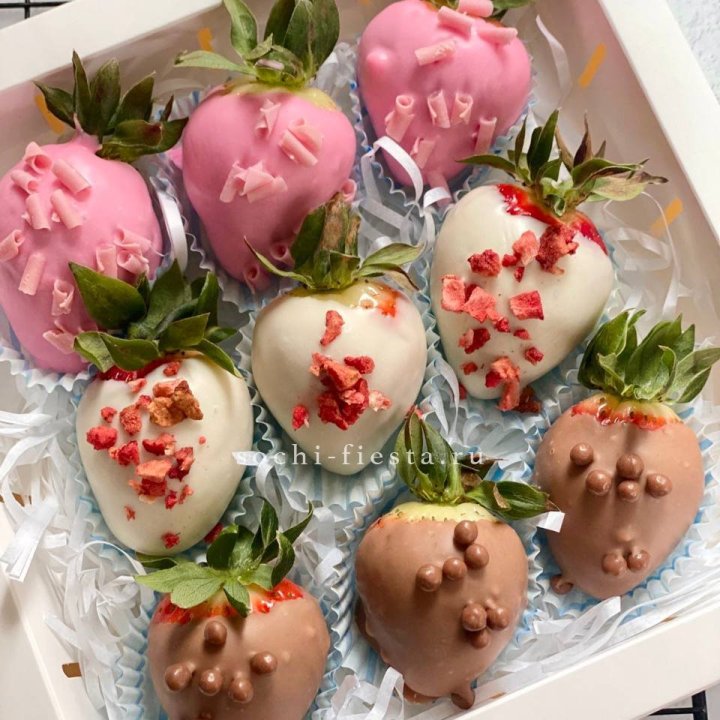 Клубника в шоколаде 9 ягод в Красной Поляне