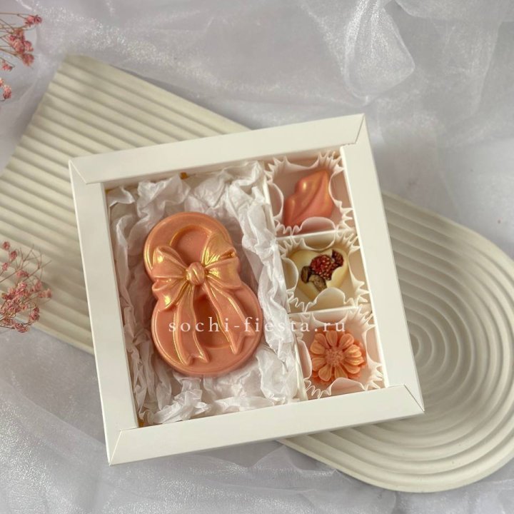 Конфеты из шоколада 8 Марта в Красной Поляне