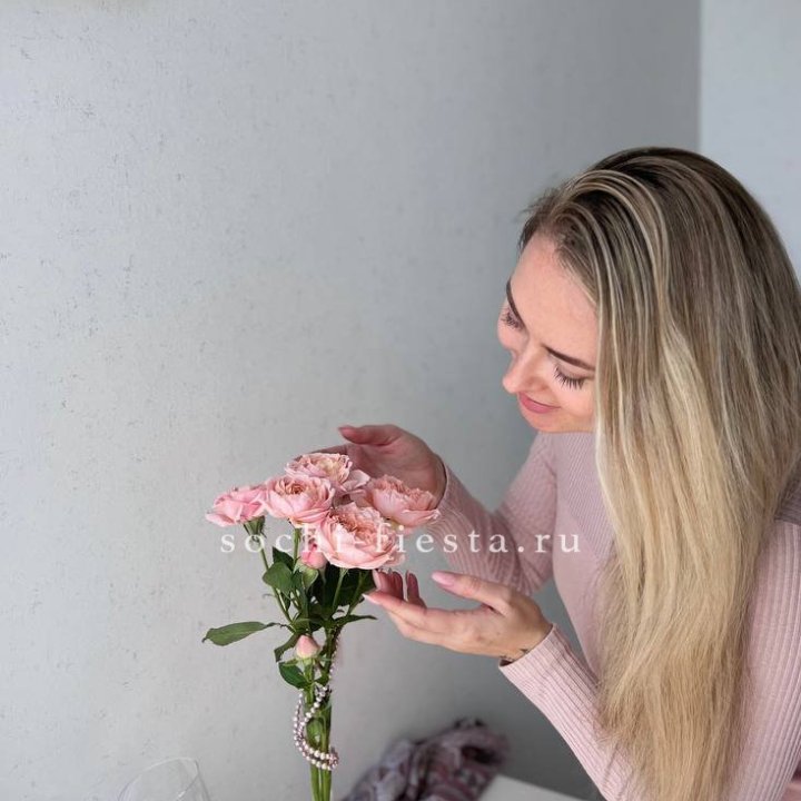 Цветочная подписка Пакет S в Красной Поляне