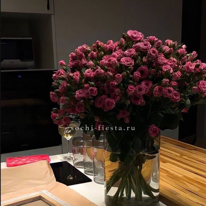 Цветочная подписка Пакет L в Красной Поляне