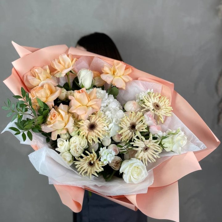 Авторский букет Peaches в Красной Поляне