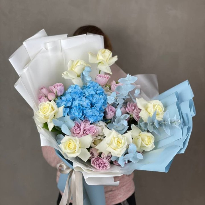 Дизайнерский букет  Blue Lagoon в Красной Поляне