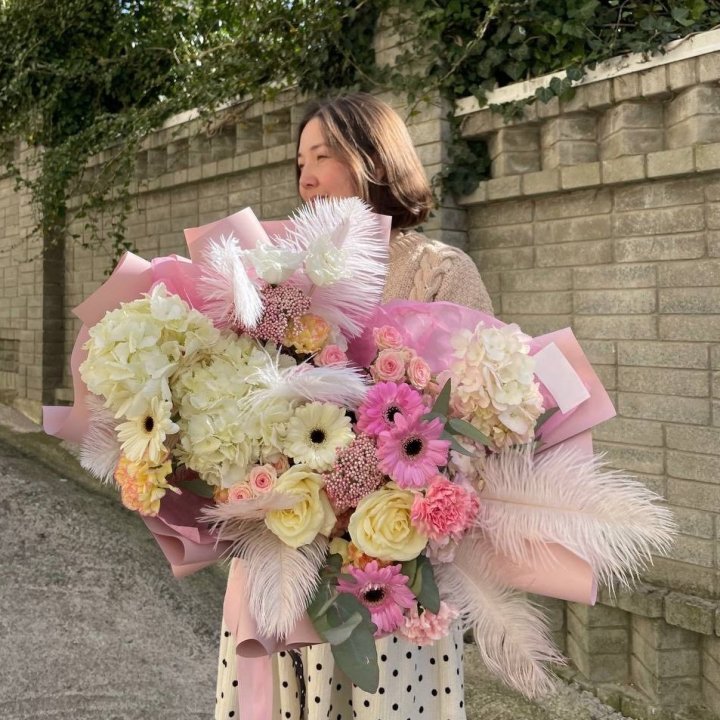 Дизайнерский букет "Валенсия" в Красной Поляне