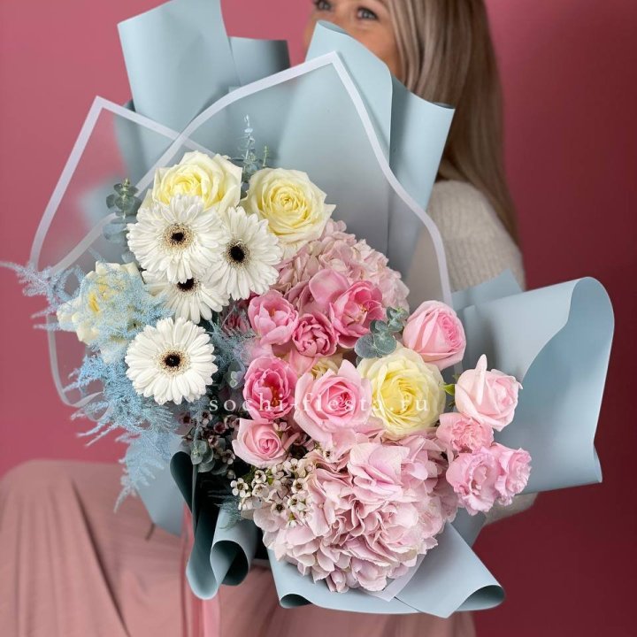 Дизайнерский букет Adele в Красной Поляне