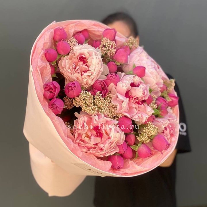  Букет с пионами "Преференс" в Красной Поляне
