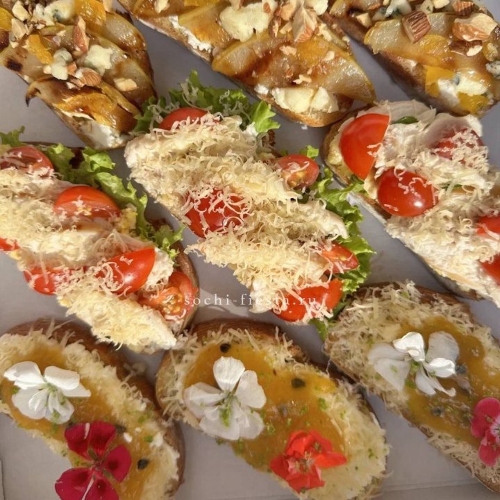 Брускетта «3 вкуса» в Красной Поляне