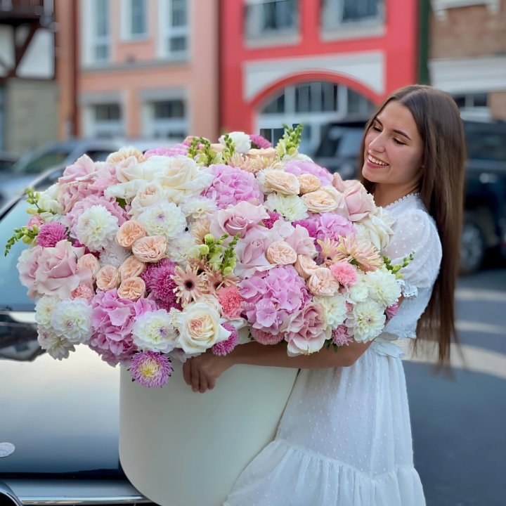 Дизайнерский цилиндр "Melissa" в Красной Поляне