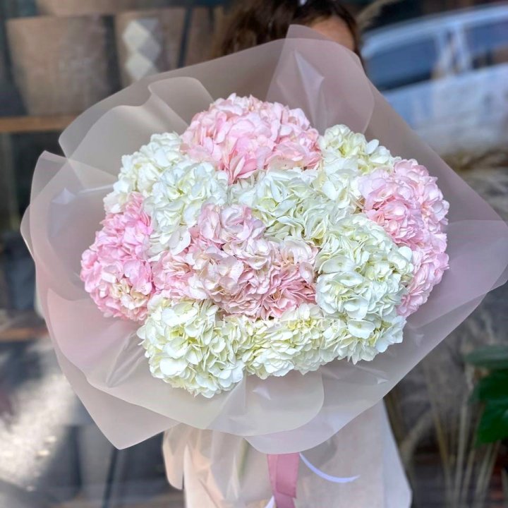 Букет гортензий WOW 3 с доставкой в Красной Поляне