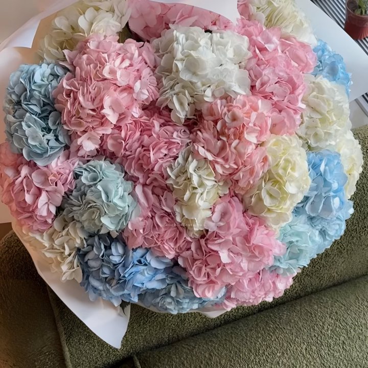 Букет гортензий Mix в Красной Поляне