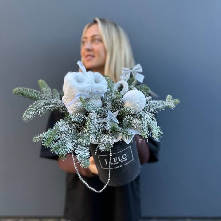 Новогодний бокс Boots White в Красной Поляне