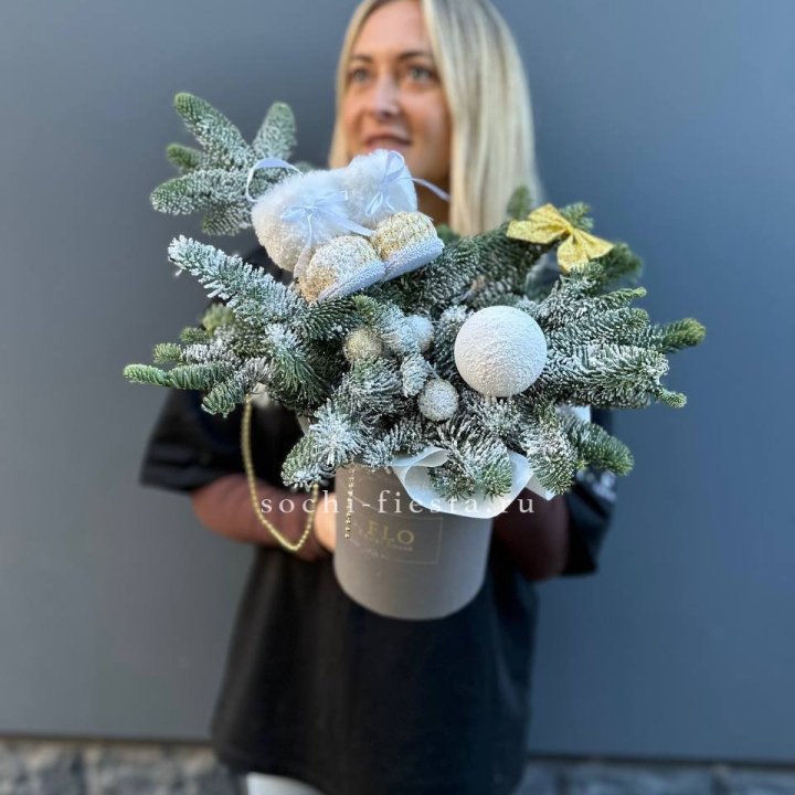 Новогодний бокс Boots Gold в Красной Поляне