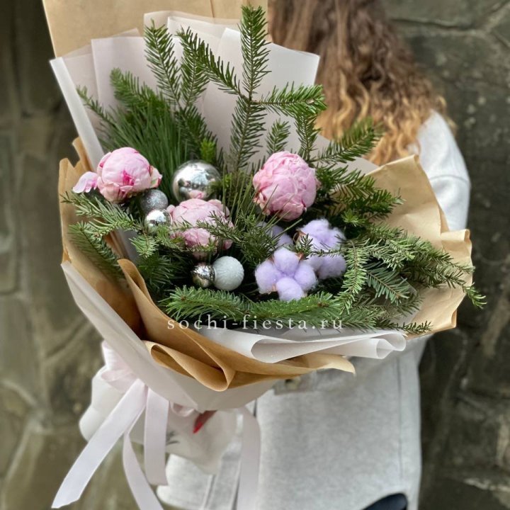 Новогодний букет с пионами NY в Красной Поляне