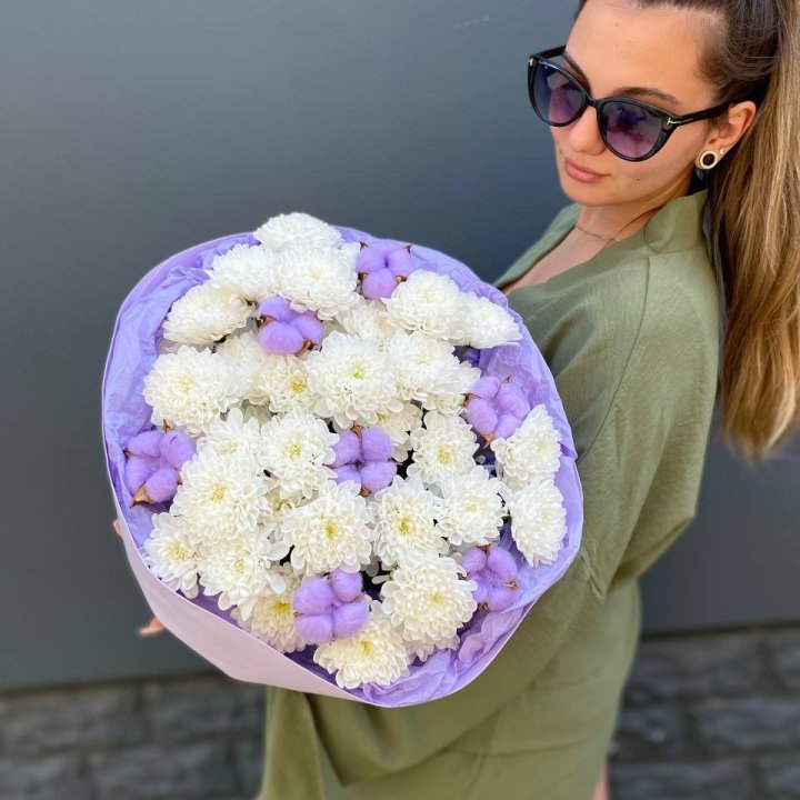  Букет  хризантем и хлопка в Красной Поляне