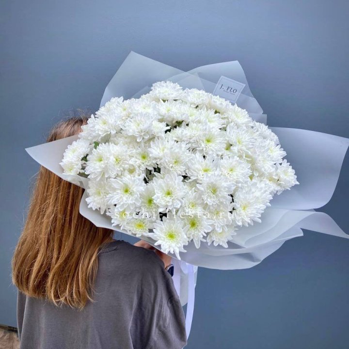 Букет хризантем "Белая снежинка" в Красной Поляне