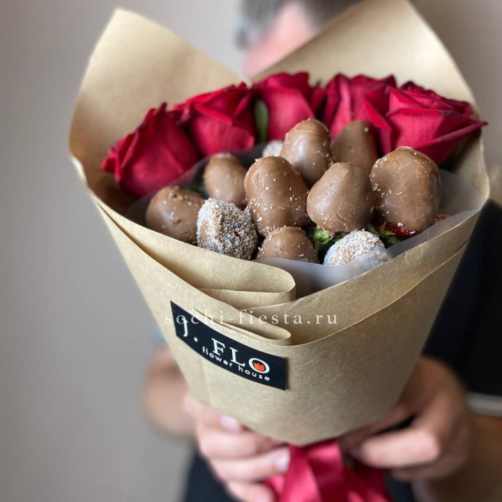 "Тандем с шоколадной клубникой" в Красной Поляне