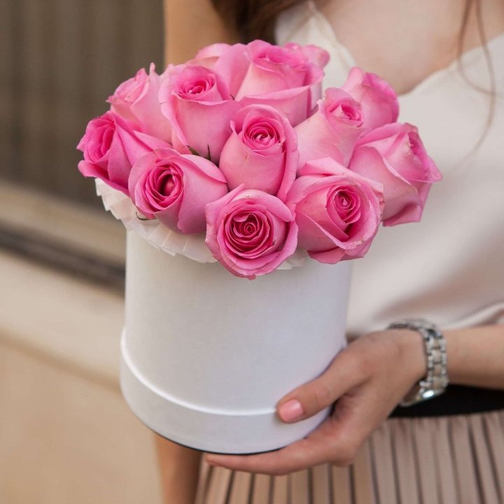 15 роз в боксе Кэтрин в Красной Поляне