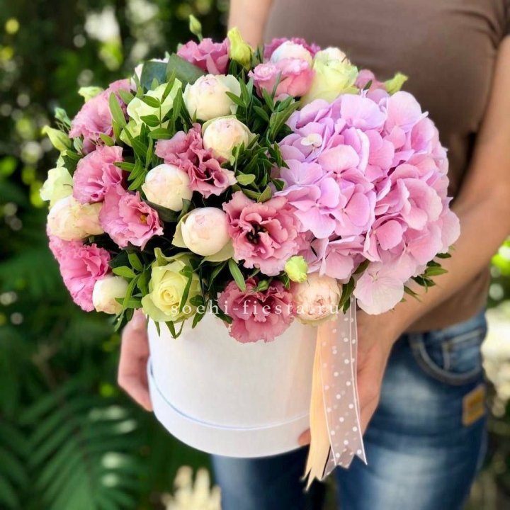 Дизайнерский цилиндр №2 в Красной Поляне