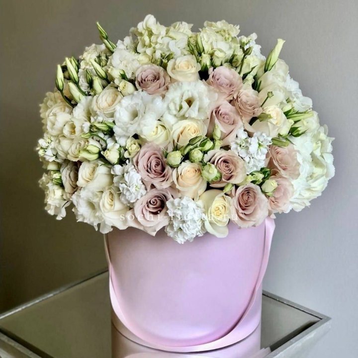 Цветочный бокс "BRIDGET" в Красной Поляне