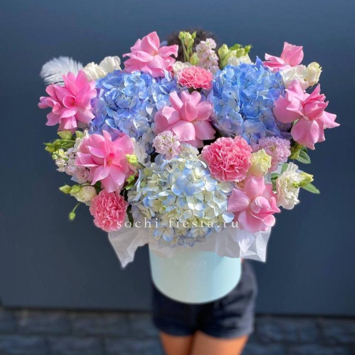 Коробка с цветами "Lemia" в Красной Поляне