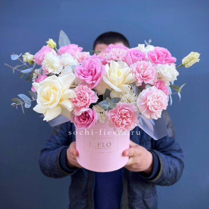 Цветочный бокс "Pamela" в Красной Поляне