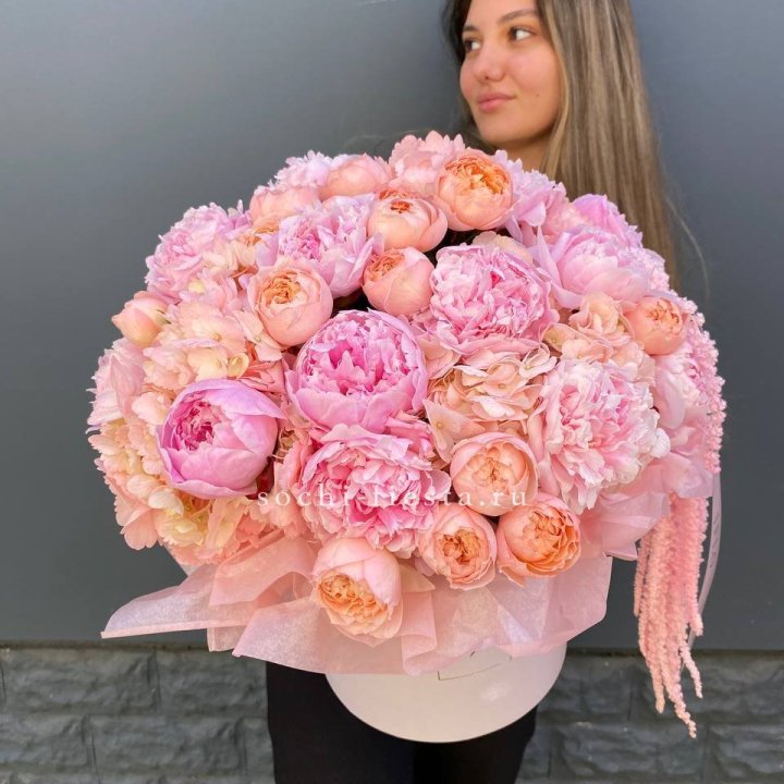 Коробка с пионами "Double flowers" в Красной Поляне