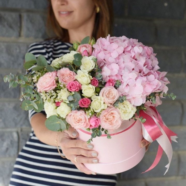 Дизайнерский цилиндр №1 с доставкой в Красной Поляне